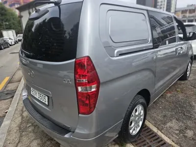 Hyundai Starex 2012, 137000 км, за 3818.03 USD