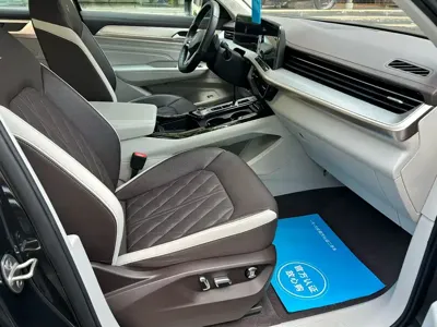 Volkswagen Tavendor 2023, 1700 км, за 26485.65 USD