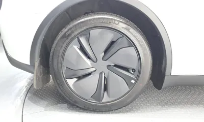 Tesla Model Y 2024, 40955 км, за 26632.8 USD - фото 22