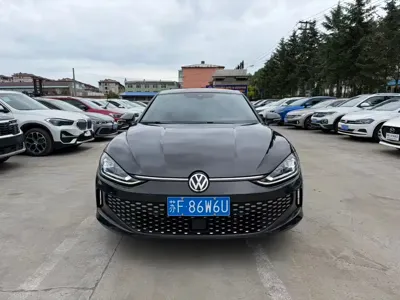 Volkswagen Lamando 2023, 62000 км, за 16792.23 USD