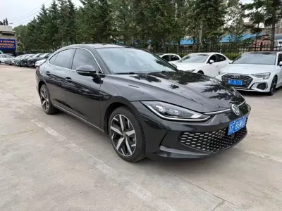Volkswagen Lamando 2023, 62000 км, за 16792.23 USD