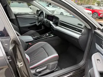Volkswagen Lamando 2023, 62000 км, за 16792.23 USD - фото 9