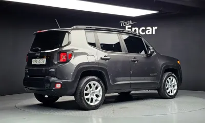 Jeep Renegade 2017, 82602 км, за 4807.45 USD