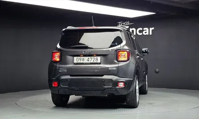 Jeep Renegade 2017, 82602 км, за 4807.45 USD