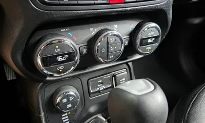 Jeep Renegade 2017, 82602 км, за 4807.45 USD - фото 15