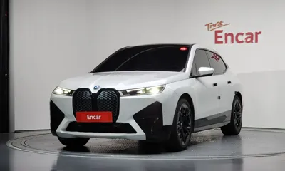 BMW iX · 2022 год