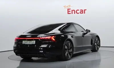 Audi e-tron GT 2022, 78198 км, за 49100.7 USD