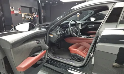 Audi e-tron GT 2022, 78198 км, за 49100.7 USD - фото 10