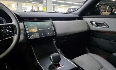 Land Rover Range Rover Velar 2024, 4847 км, за 49340.16 USD - фото 10