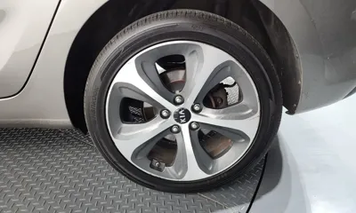 Kia Carens 2014, 172064 км, за 3896.7 USD - фото 21
