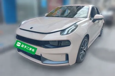 Lynk & Co 03