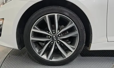 Kia K5 2014, 142684 км, за 4037.25 USD