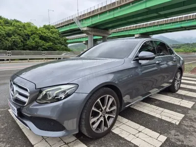 Mercedes-Benz E-Class 2019, 120598 км, за 14691.54 USD - фото 2