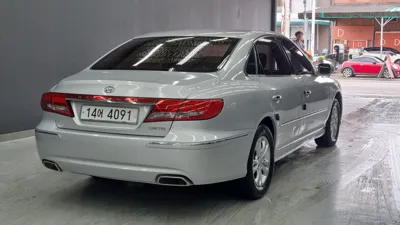 Hyundai Grandeur 2011, 61760 км, за 2992.46 USD