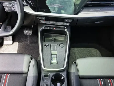Audi A3 2023, 13000 км, за 26107.95 USD - фото 14