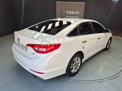 Hyundai Sonata 2015, 231709 км, за 3423.29 USD