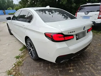 BMW 5 Series 2023, 52200 км, за 35019.92 USD