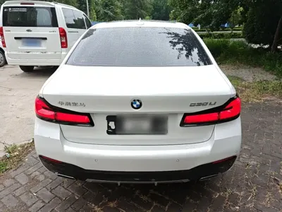 BMW 5 Series 2023, 52200 км, за 35019.92 USD - фото 6