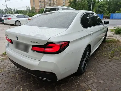 BMW 5 Series 2023, 52200 км, за 35019.92 USD - фото 7