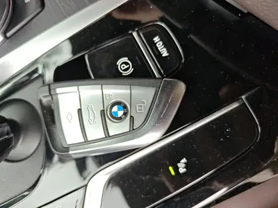 BMW 5 Series 2023, 52200 км, за 35019.92 USD - фото 9