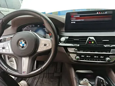 BMW 5 Series 2023, 52200 км, за 35019.92 USD - фото 10