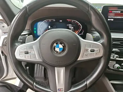 BMW 5 Series 2023, 52200 км, за 35019.92 USD - фото 11