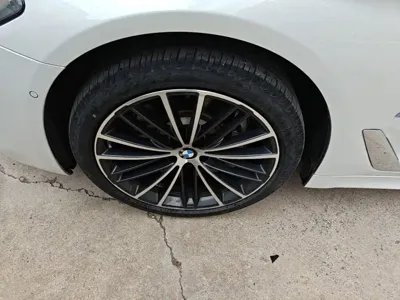 BMW 5 Series 2023, 52200 км, за 35019.92 USD - фото 23