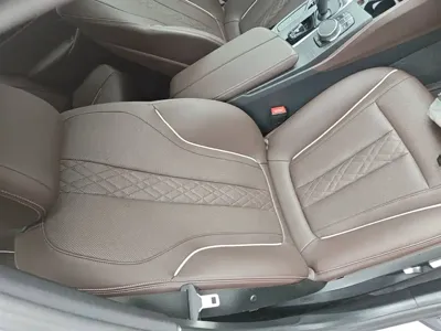BMW 5 Series 2023, 52200 км, за 35019.92 USD - фото 25