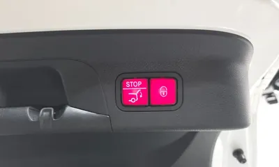 Mercedes-Benz GLC-Class 2019, 156255 км, за 16650.15 USD - фото 20
