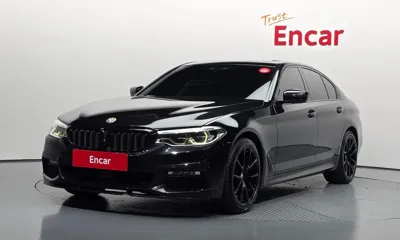 BMW 5-Series · 2017 год