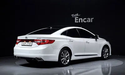 Hyundai Grandeur 2015, 123248 км, за 6104.77 USD