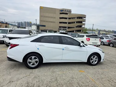 Hyundai Avante 2021, 153320 км, за 8205.33 USD