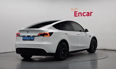 Tesla Model Y 2023, 78308 км, за 24484.71 USD