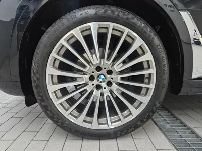 BMW X7 2022, 37600 км, за 44625.43 USD