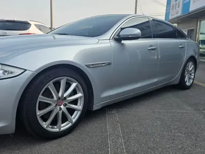 Jaguar XJ 2015, 256397 км, за 4553.75 USD