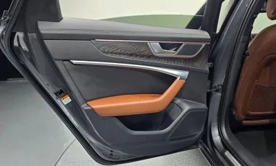 Audi A6 2022, 23808 км, за 24419.06 USD - фото 25