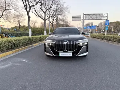 BMW i7 2024, 8000 км, за 98291.21 USD