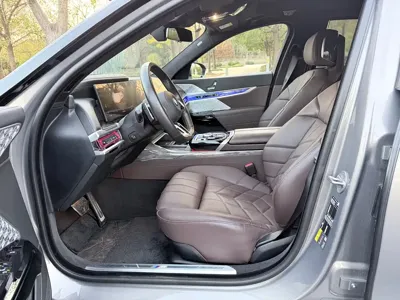 BMW i7 2024, 8000 км, за 98291.21 USD