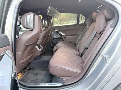 BMW i7 2024, 8000 км, за 98291.21 USD - фото 6