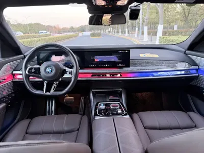 BMW i7 2024, 8000 км, за 98291.21 USD - фото 7