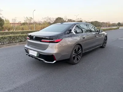 BMW i7 2024, 8000 км, за 98291.21 USD - фото 9