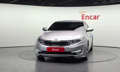 Kia K5 2012, 240498 км, за 1969.28 USD