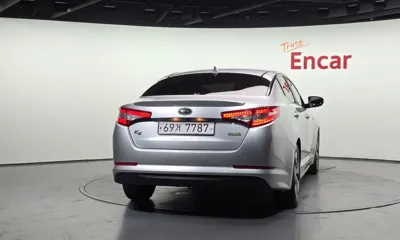Kia K5 2012, 240498 км, за 1969.28 USD