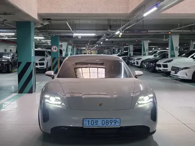Porsche Taycan · 2023 год