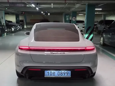 Porsche Taycan 2023, 23500 км, за 83911.45 USD