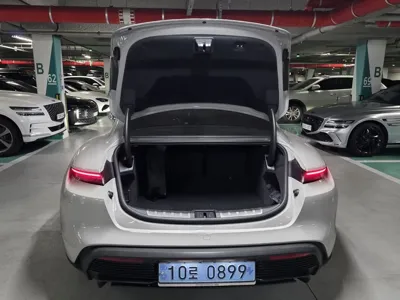 Porsche Taycan 2023, 23500 км, за 83911.45 USD - фото 9