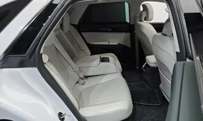 Hyundai Grandeur 2023, 56880 км, за 26716.56 USD - фото 12