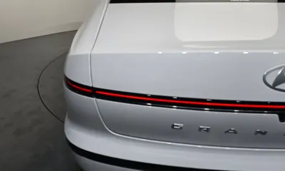 Hyundai Grandeur 2023, 56880 км, за 26716.56 USD - фото 24