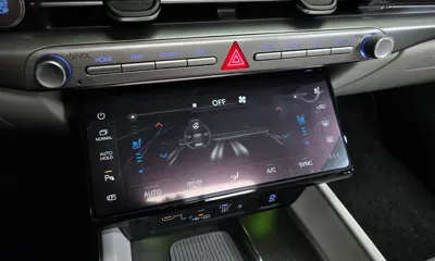 Hyundai Grandeur 2023, 56880 км, за 26716.56 USD - фото 32