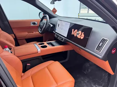 Li Auto Li L9 2023, 38000 км, за 34401.92 USD